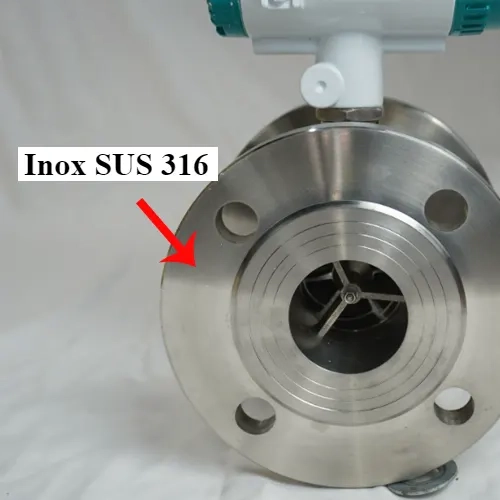 Thân được làm bằng inox 304 hoặc 316