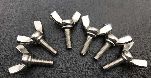 Hình ảnh về bu lông tai hồng